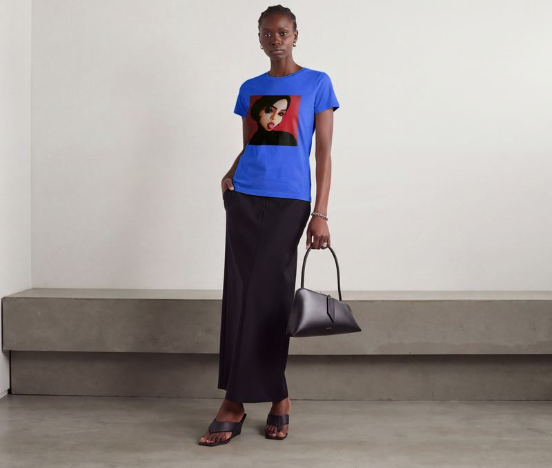 Blue printed t-shirt, full look with bag